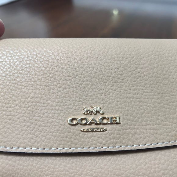 Coach cream Leather Wallet - Picture 2 of 5